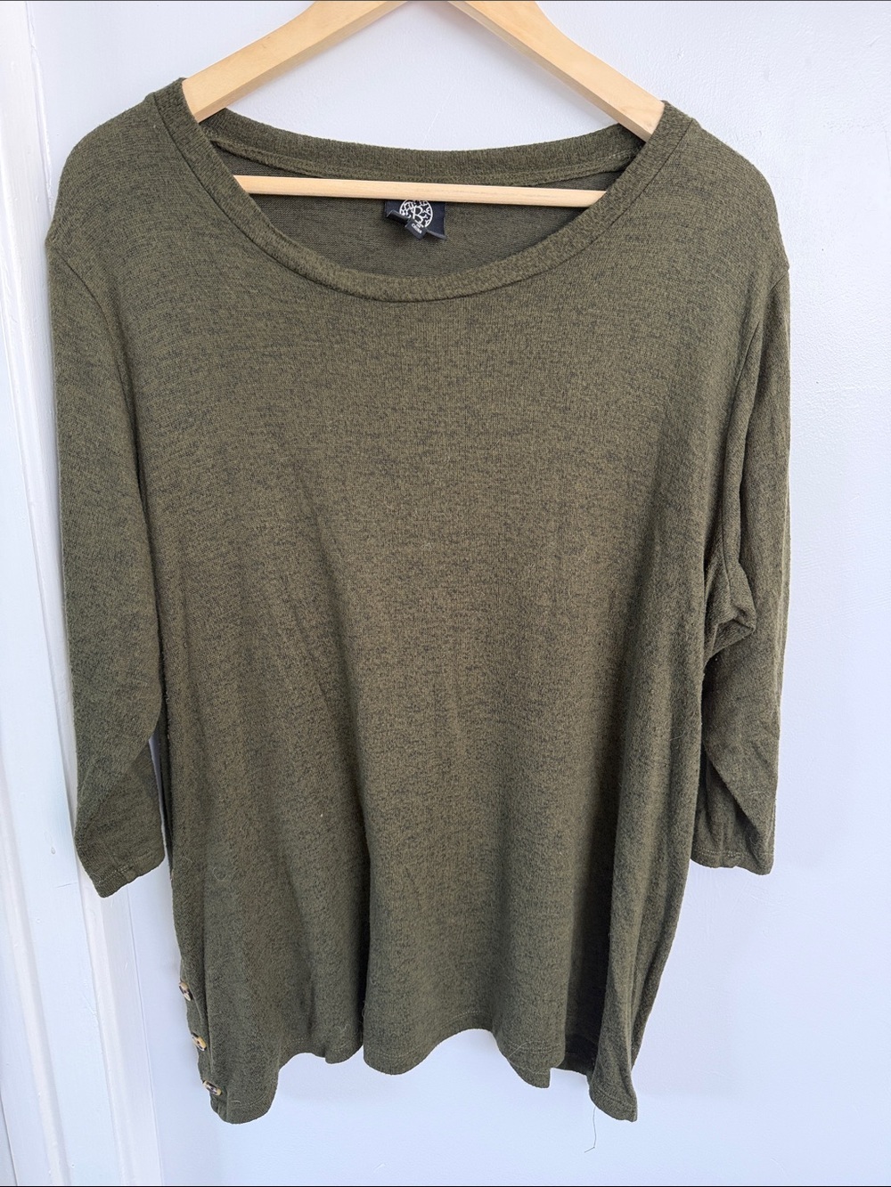 bobeau Olive Green Long Sleeve Relaxed sweater with buttoned accent size 2X